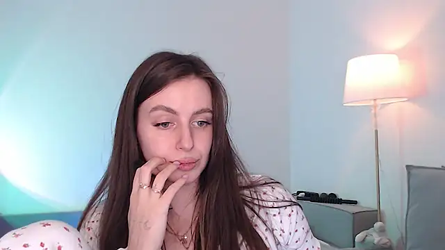 Snapshot of MuseMia chatting on May 2026 07:48:02 AM MuseMia online show from May 2026 07:48:02 AM