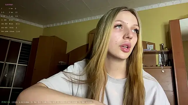 Snapshot of xXMelanieseXx chatting on June 2026 04:42:01 PM xXMelanieseXx online show from June 2026 04:42:01 PM