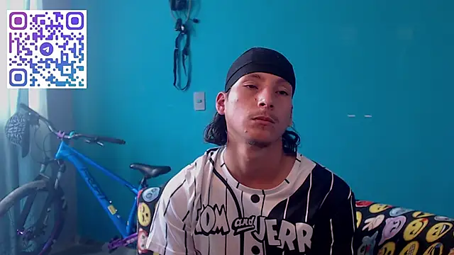 Snapshot of MrKingsaintx chatting on June 2026 06:00:02 PM MrKingsaintx online show from June 2026 06:00:02 PM
