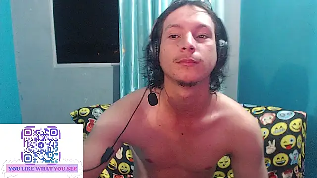 Snapshot of MrKingsaintx chatting on June 2026 12:33:02 AM MrKingsaintx online show from June 2026 12:33:02 AM