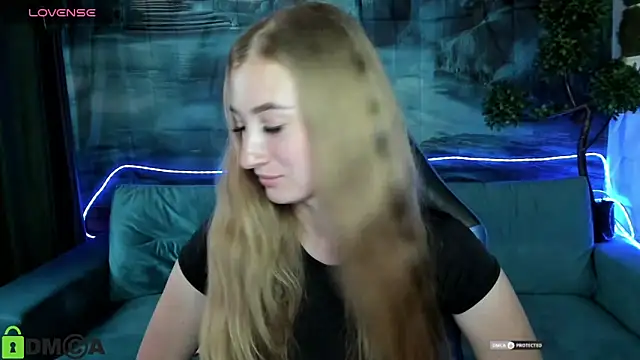 MonicaMoonlit online show from May 2026 01:52:01 PM