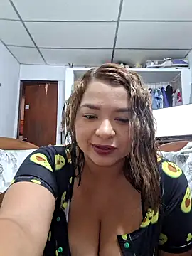 Snapshot of leonorq chatting on May 2026 03:20:02 PM leonorq online show from May 2026 03:20:02 PM