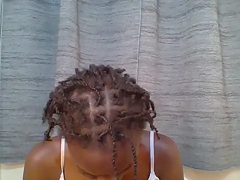 Snapshot of Sweet_quincy chatting on June 2026 06:43:02 PM Sweet quincy online show from June 2026 06:43:02 PM