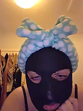 lisakuba online show from June 2026 04:58:02 AM