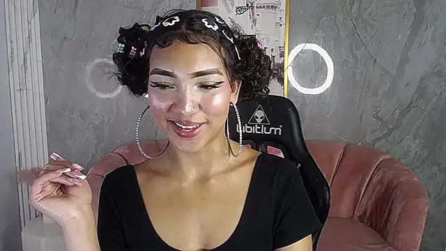 Snapshot of CamilaVixen_ch chatting on May 2026 01:25:01 AM CamilaVixen ch online show from May 2026 01:25:01 AM