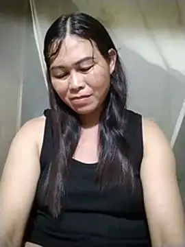 Snapshot of -Hatybi- chatting on July 2026 10:43:01 AM -Hatybi- online show from July 2026 10:43:01 AM