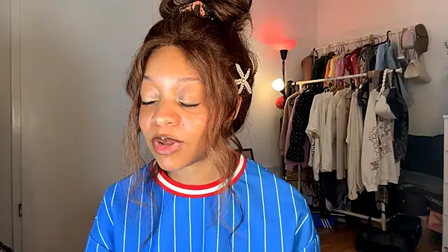 MaragretVemura online show from May 2026 11:18:02 AM