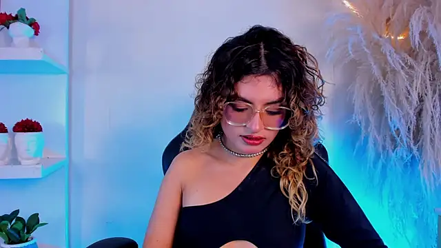 emilymjs  online show from June 2026 04:03:02 AM