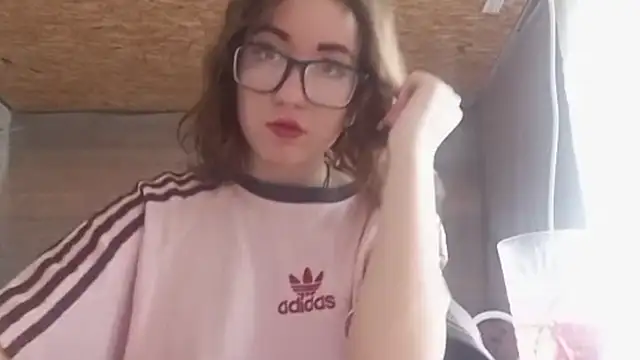 Snapshot of OliviaMoment chatting on June 2026 08:59:02 AM OliviaMoment online show from June 2026 08:59:02 AM