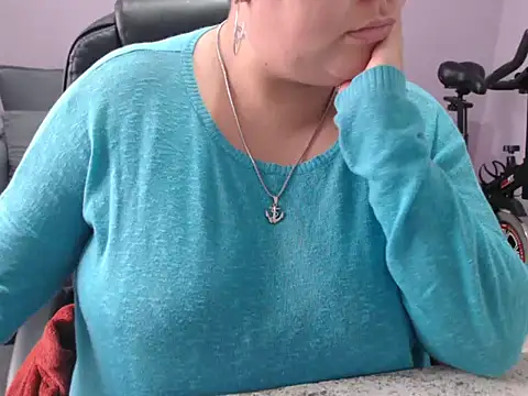 June Osborne online show from May 2026 06:06:01 PM