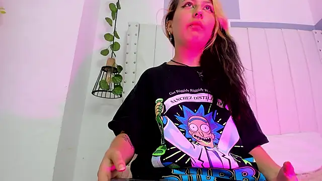 BellaJonnson online show from June 2026 01:31:01 PM