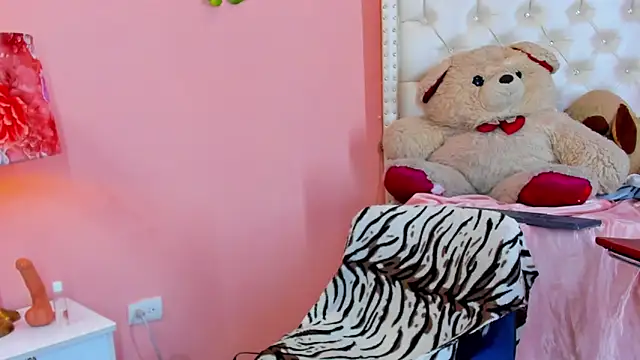 Snapshot of valentinee_xo chatting on June 2026 06:52:02 AM valentinee xo online show from June 2026 06:52:02 AM
