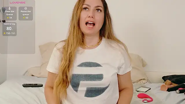 LindaWhite  online show from July 2026 04:35:02 PM