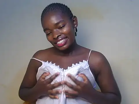 Snapshot of Emmerline_ chatting on June 2026 09:14:01 AM Emmerline online show from June 2026 09:14:01 AM