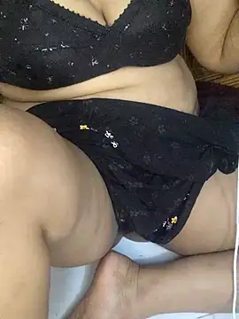 Snapshot of Red_Wine1 chatting on June 2026 07:19:01 PM Red Wine1 online show from June 2026 07:19:01 PM