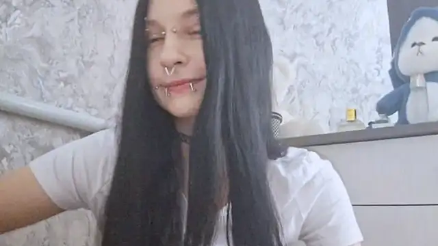 Snapshot of KrissyHiott chatting on June 2026 04:04:02 AM KrissyHiott online show from June 2026 04:04:02 AM
