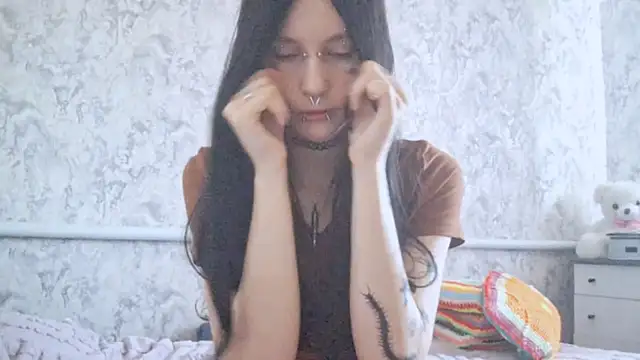 Snapshot of KrissyHiott chatting on June 2026 04:09:01 AM KrissyHiott online show from June 2026 04:09:01 AM