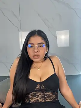 ValentinaLuciana online show from June 2026 12:58:02 PM