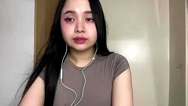 KrystaDonnellan online show from May 2026 12:34:01 PM
