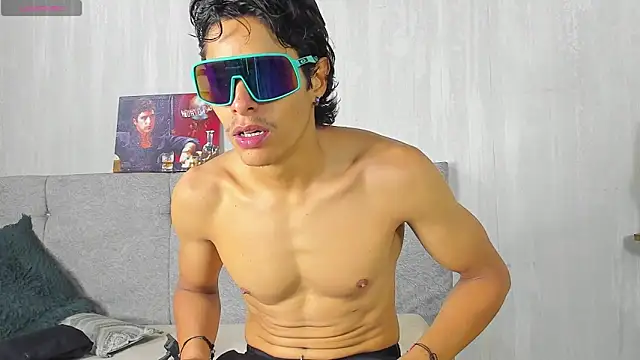 Snapshot of tommyhot7 chatting on June 2026 08:10:02 PM tommyhot7 online show from June 2026 08:10:02 PM