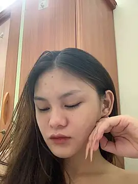 Snapshot of Weevi10 chatting on July 2026 06:43:01 PM Weevi10 online show from July 2026 06:43:01 PM