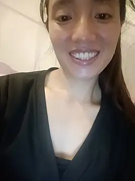 assurl-love online show from June 2026 06:32:02 PM