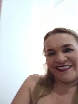 Snapshot of Sara_hilton02 chatting on June 2026 01:32:02 PM Sara hilton02 online show from June 2026 01:32:02 PM