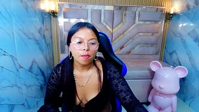 sophy r online show from June 2026 09:09:01 PM
