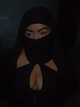 nayla mohammed  online show from June 2026 01:57:02 PM