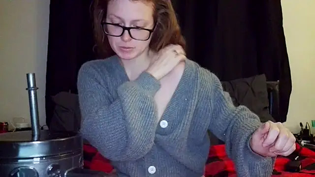 poisonivyy95 online show from June 2026 01:44:02 AM