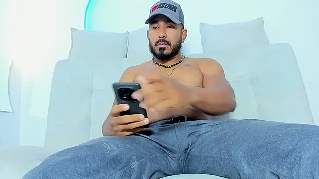 Snapshot of LeoCarter_ chatting on June 2026 01:15:02 PM LeoCarter online show from June 2026 01:15:02 PM