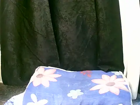 Snapshot of Sweet_zuri001 chatting on June 2026 12:44:02 PM Sweet zuri001 online show from June 2026 12:44:02 PM