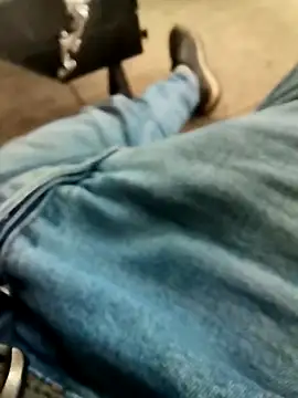 Snapshot of Singlemaleforcouples chatting on December 2024 11:21:02 AM Singlemaleforcouples online show from December 2024 11:21:02 AM