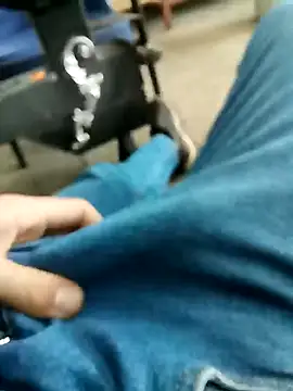 Snapshot of Singlemaleforcouples chatting on January 2025 10:13:02 AM Singlemaleforcouples online show from January 2025 10:13:02 AM