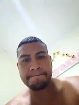 Snapshot of Giovann14 chatting on June 2026 10:34:02 PM Giovann14 online show from June 2026 10:34:02 PM