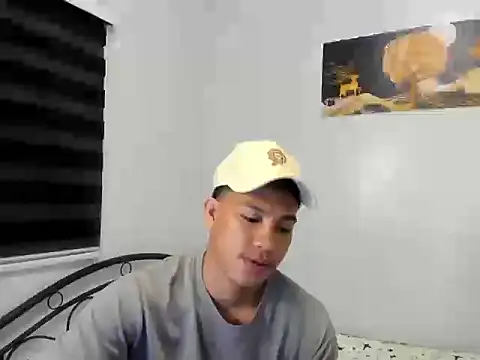 urfucker vinz online show from July 2026 02:45:01 PM