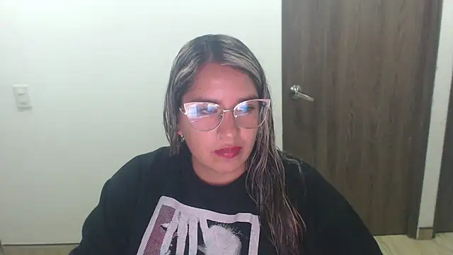 Snapshot of camivilla393140 chatting on July 2026 03:01:01 AM camivilla393140 online show from July 2026 03:01:01 AM