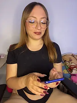 Caamii  online show from June 2026 06:57:01 PM