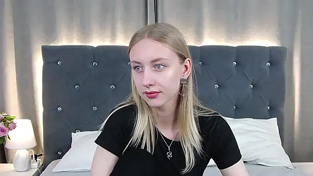 LirienVexx online show from June 2026 06:28:01 AM