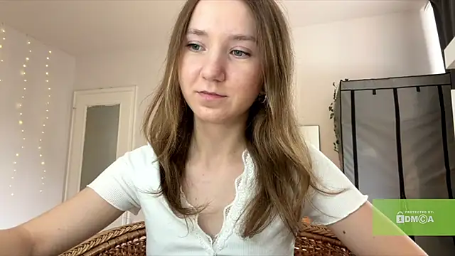 Snapshot of smalllisa chatting on June 2026 03:46:02 PM smalllisa online show from June 2026 03:46:02 PM