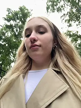 Polly Pop online show from June 2026 04:17:02 PM