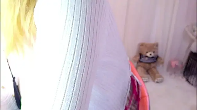 Snapshot of YaMi-11 chatting on June 2026 04:31:01 PM YaMi-11 online show from June 2026 04:31:01 PM