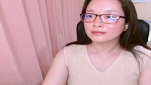 LENA-xo online show from July 2026 03:32:02 PM