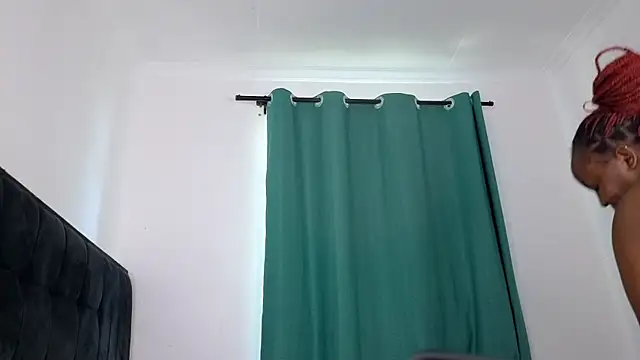 Snapshot of Fluffy_Pillows chatting on June 2026 07:10:01 AM Fluffy Pillows online show from June 2026 07:10:01 AM