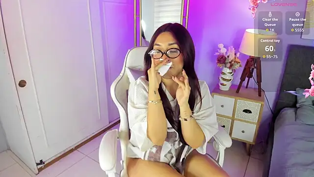 ginger honey  online show from June 2026 01:09:02 PM