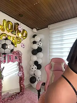 Snapshot of mia_zafirr chatting on June 2026 09:07:02 PM mia zafirr online show from June 2026 09:07:02 PM