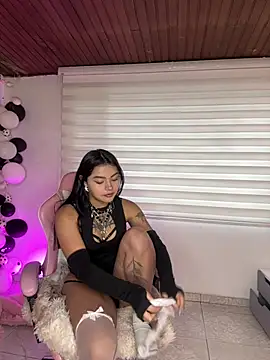 Snapshot of mia_zafirr chatting on July 2026 09:43:01 PM mia zafirr online show from July 2026 09:43:01 PM