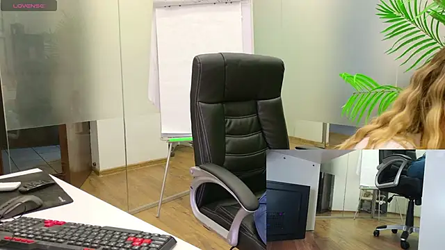 Snapshot of BabesGoWild chatting on January 2025 09:04:02 PM BabesGoWild online show from January 2025 09:04:02 PM