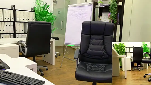 Snapshot of BabesGoWild chatting on October 2025 05:03:02 AM BabesGoWild online show from October 2025 05:03:02 AM