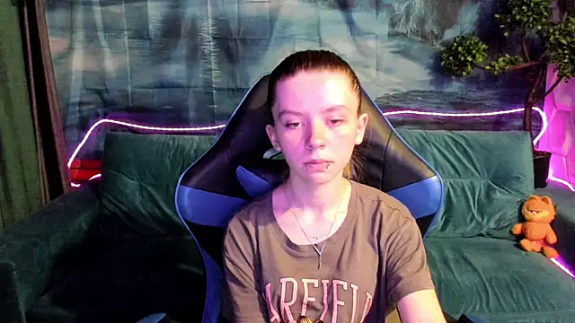 CarolInWonderland online show from June 2026 08:41:02 AM